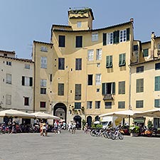 Piazza Anfiteatro, Lucca, Italie