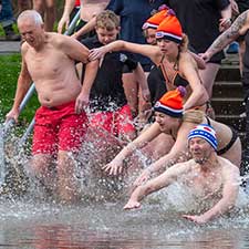 Nieuwjaarsduik, Burum